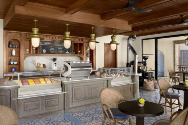 Named after the majestic Rincón de la Vieja volcano, Café Rincón is a tribute to Costa Rica’s rich coffee culture. Enjoy expertly brewed local coffee, artisanal pastries, and light bites in a warm and inviting atmosphere.